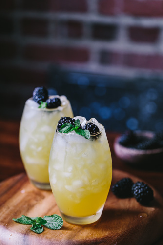 Mango-and-Blackberry-Vodka-Cooler-12908